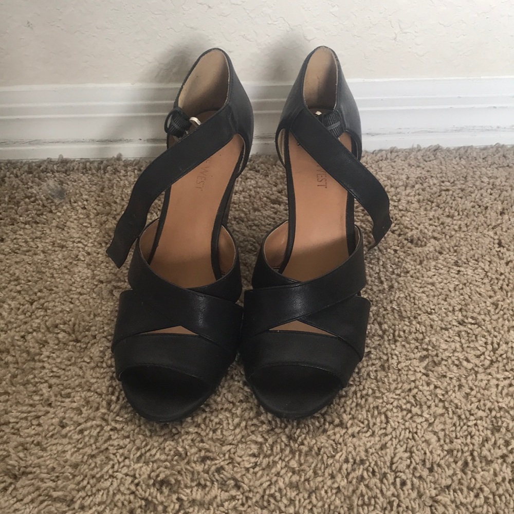 Sexy Nine West Black Wedges
